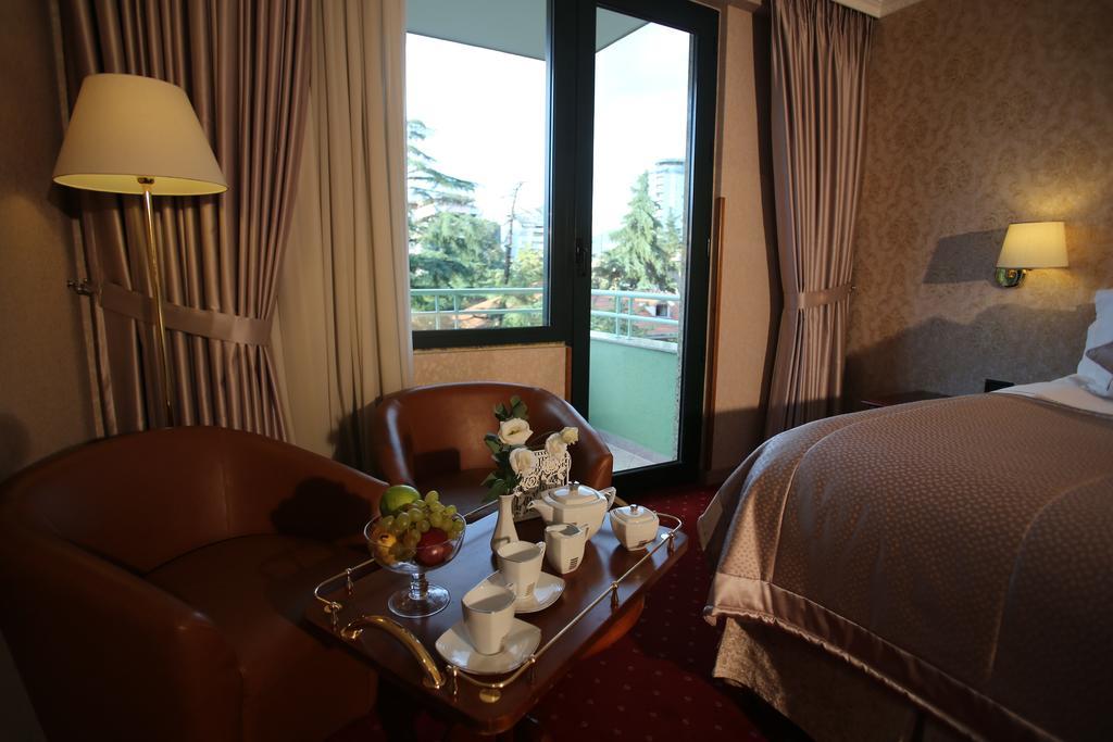 Grand Hotel & Spa Tirana Kültér fotó