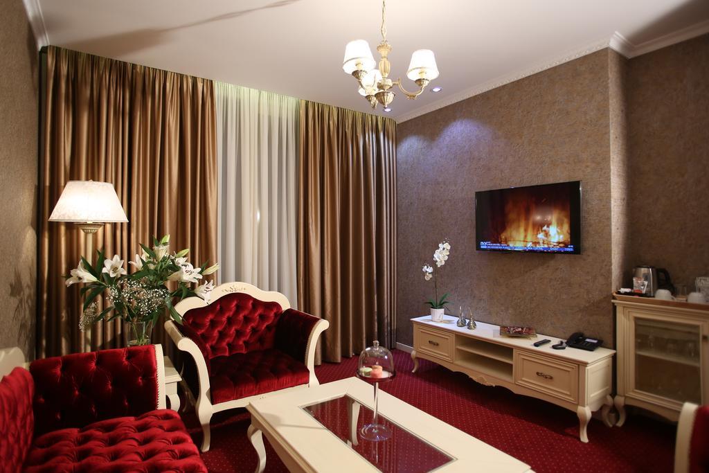 Grand Hotel & Spa Tirana Kültér fotó