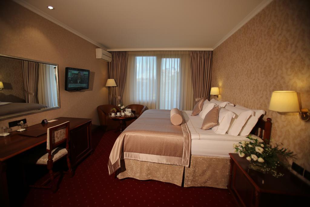 Grand Hotel & Spa Tirana Kültér fotó
