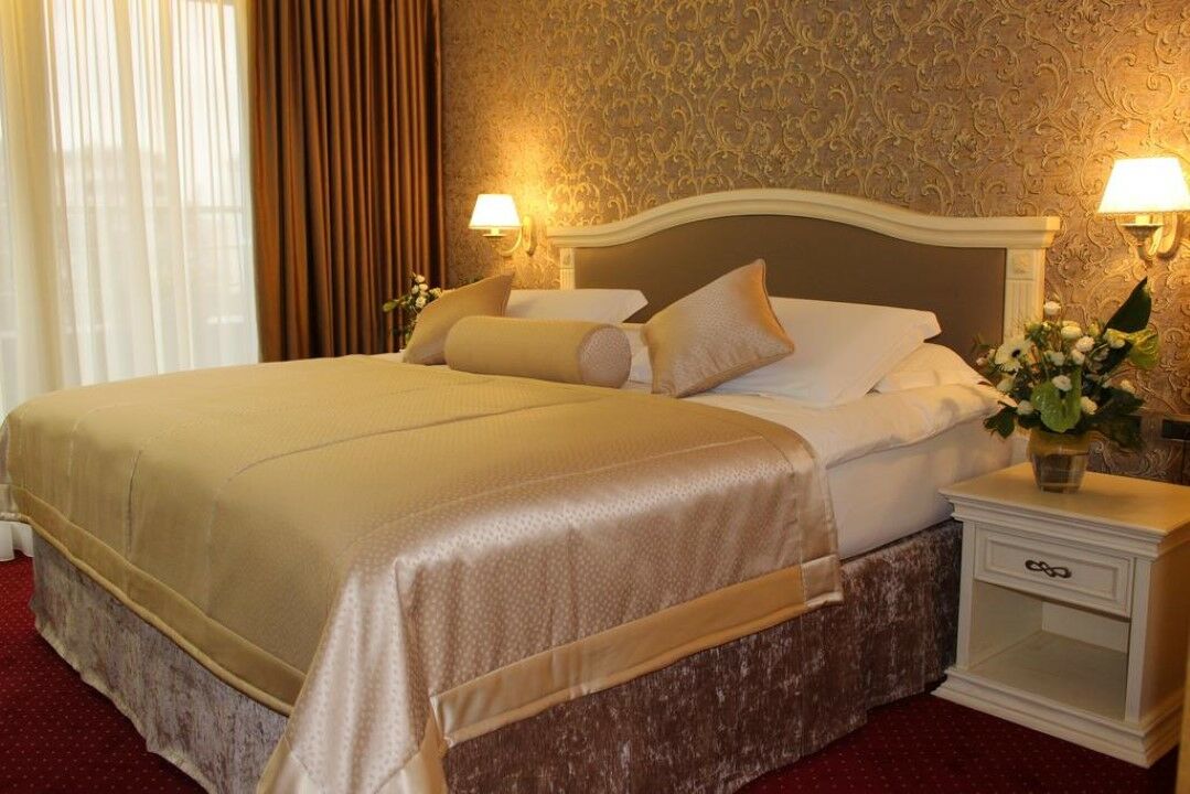 Grand Hotel & Spa Tirana Kültér fotó