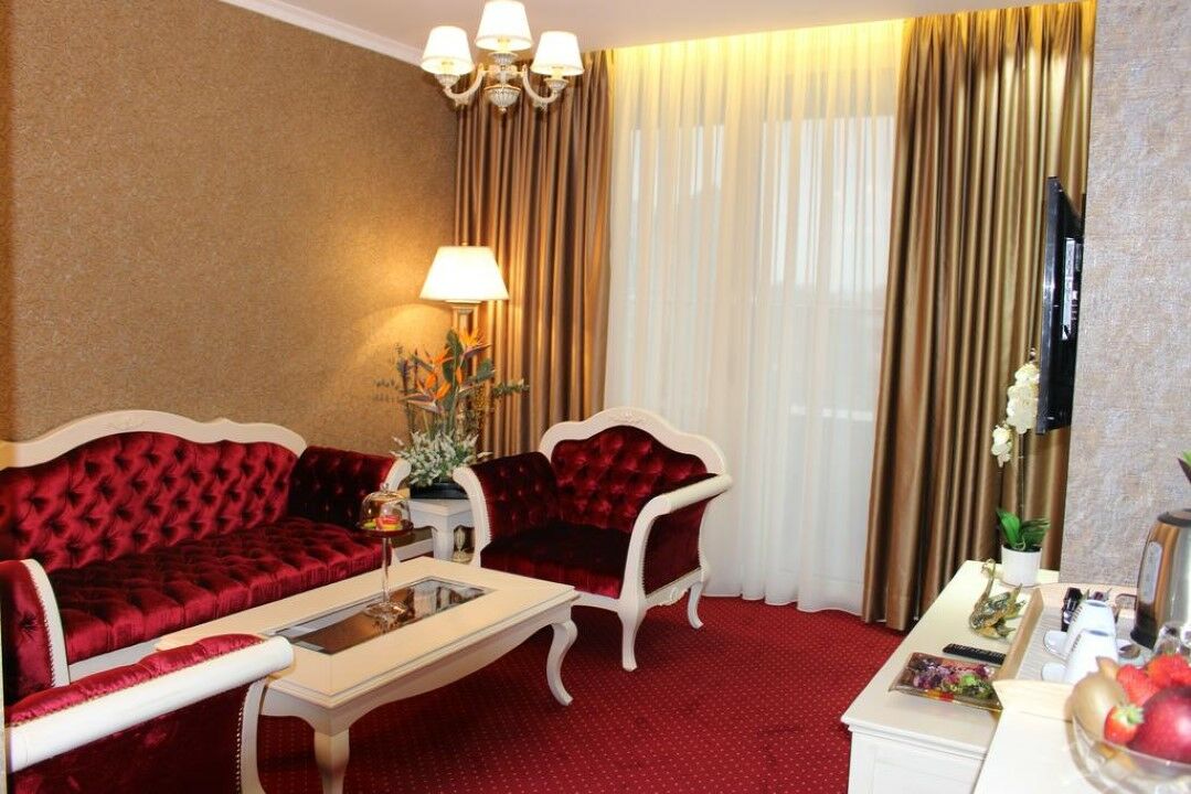 Grand Hotel & Spa Tirana Kültér fotó